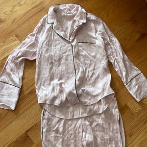 Victoria’s Secret 2 piece set pajamas